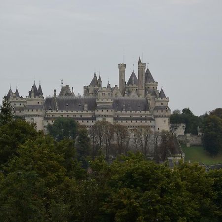 Holiday Home Castle View Пьерфон Экстерьер фото